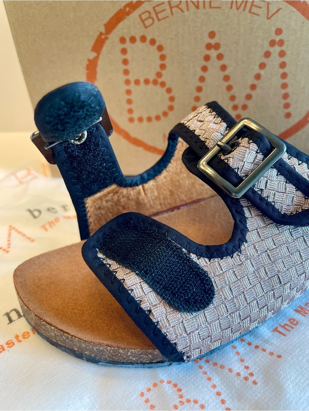 NIB BERNIE MEV SUNSET NUDE METALLIC SLIDE SANDAL WOVEN ADJUSTABLE VELCRO STRAPS - Picture 5 of 14